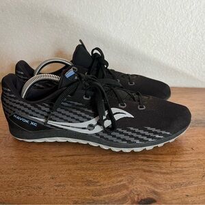Saucony Women’s Cross Country Spikes – Size 9- Black Running Shoes